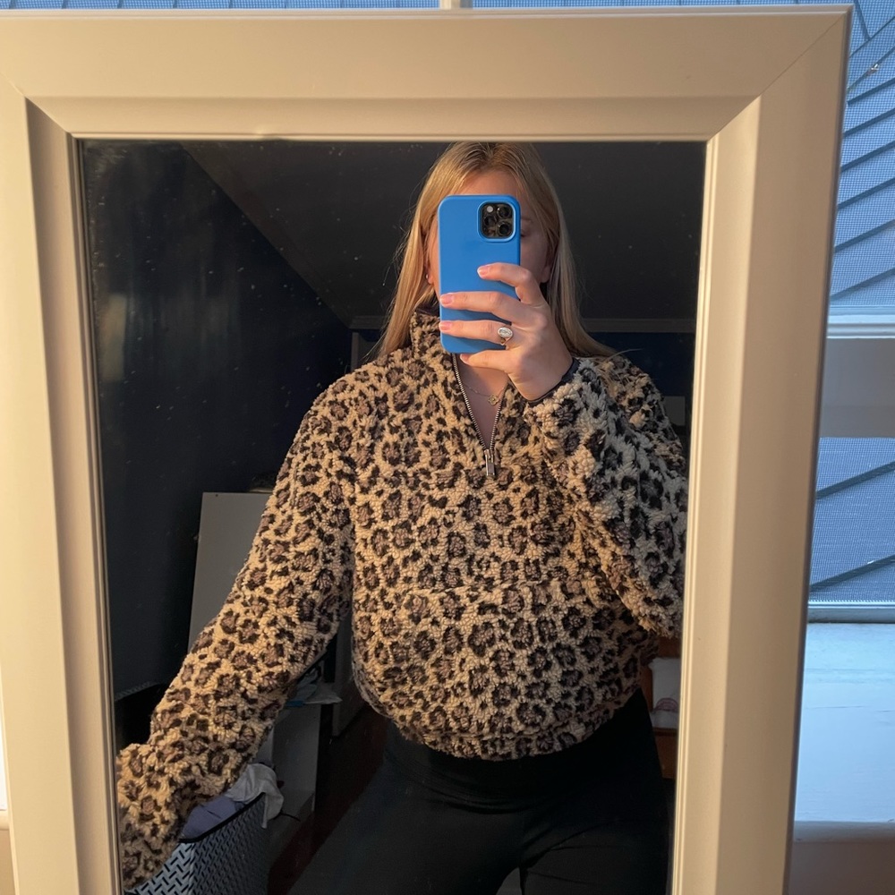 Cheetah cropped zip up